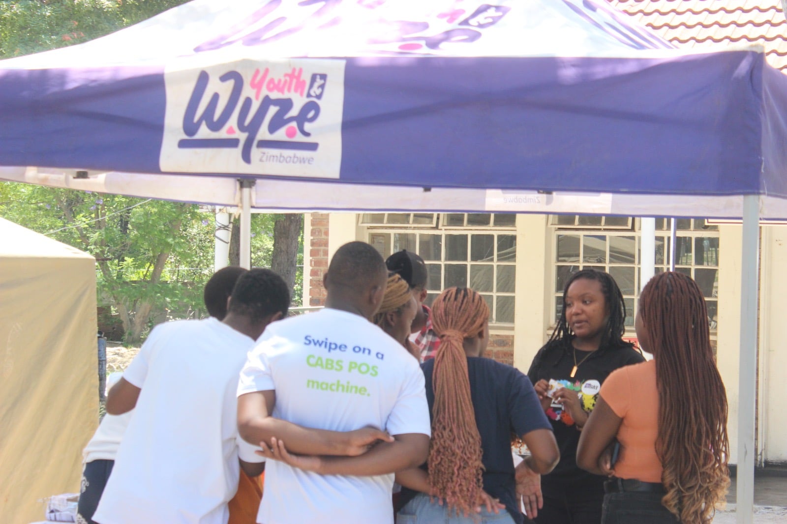 Students in a FOLIT workshop